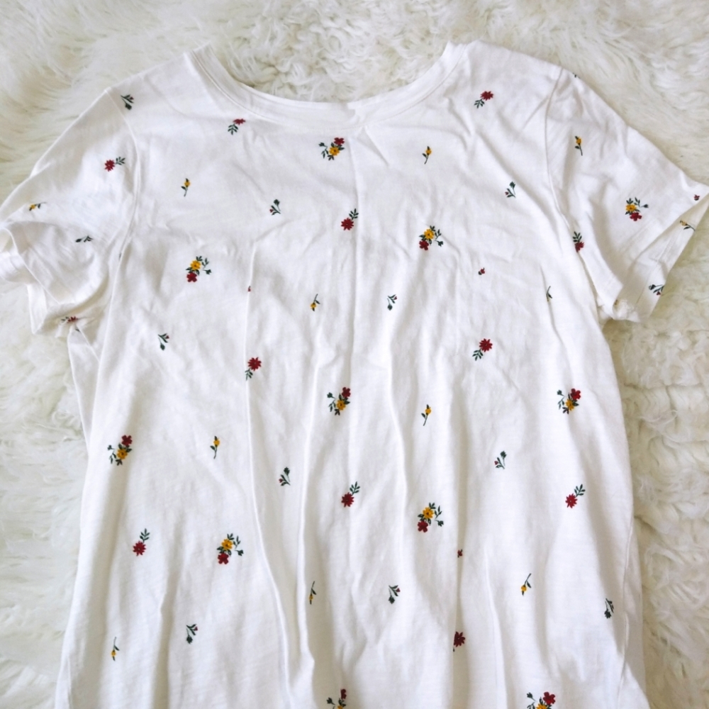 Women's Tshirt - Picture 2 of 6